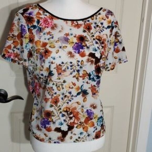 💐WAYF, Floral print Faux wrap/mesh back top💐 - Picture 6 of 6